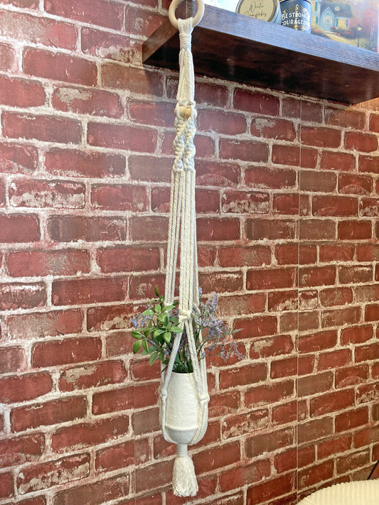 Macrame plant hanger